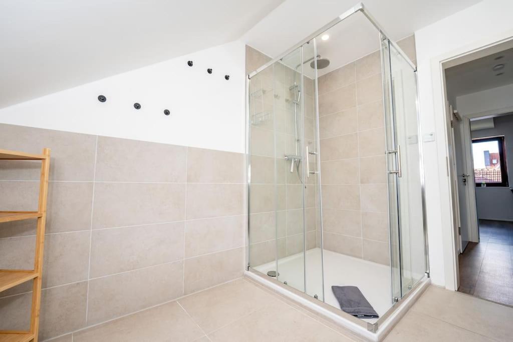 Moderne Maisonette Wohnung Im Fluesseviertel Bremen Bagian luar foto